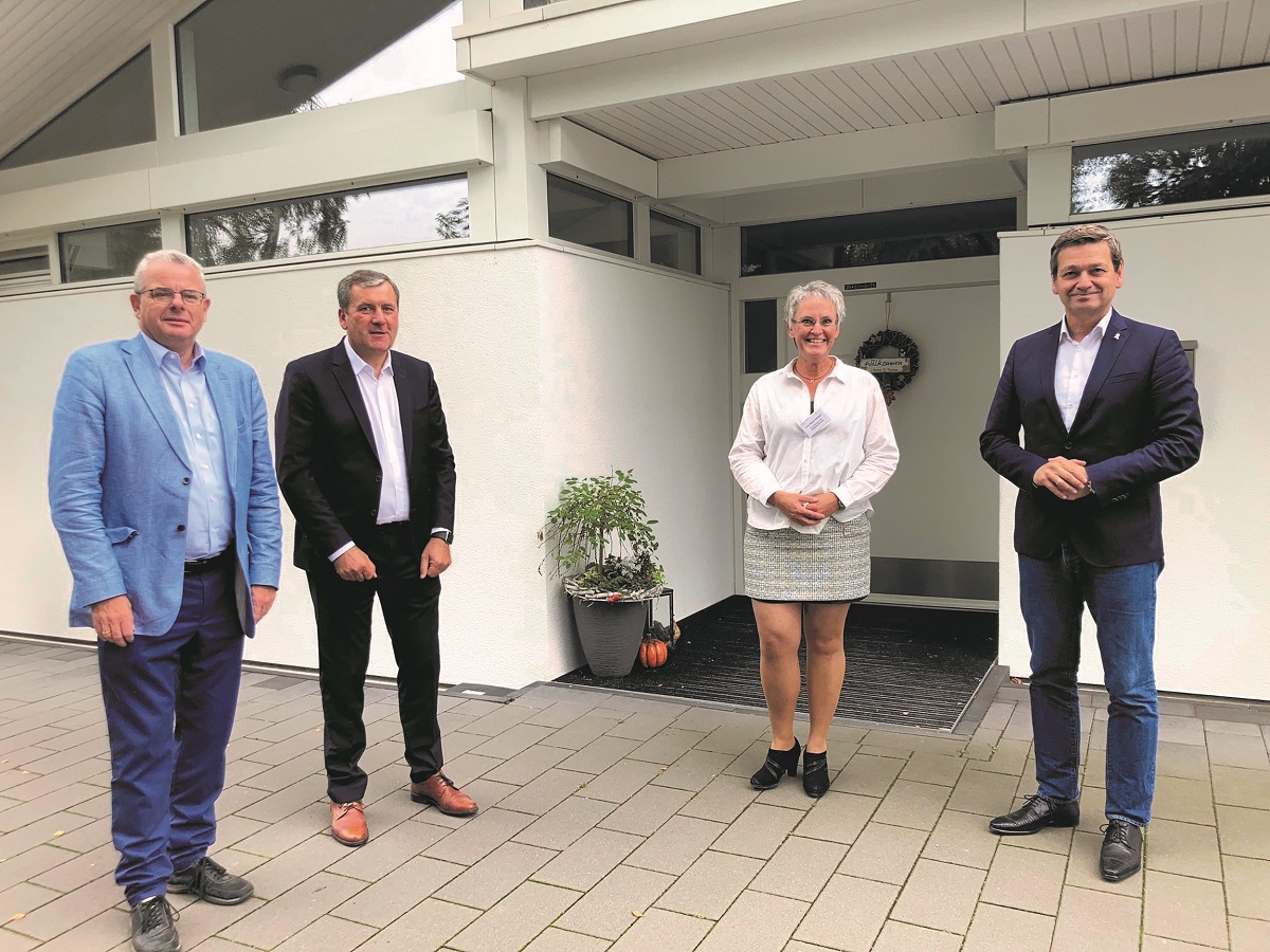 V.l.: Dr. Andreas Nick, Wahlkreis-Abgeordneter; Manfred Sunderhaus, Geschftsfhrer; Eva-Maria Hebgen, Einrichtungsleiterin und Christian Baldauf, CDU-Fraktionsvorsitzender beim Besuch im Hospiz St. Thomas. (Fotoquelle: Dernbacher Gruppe Katharina Kasper)