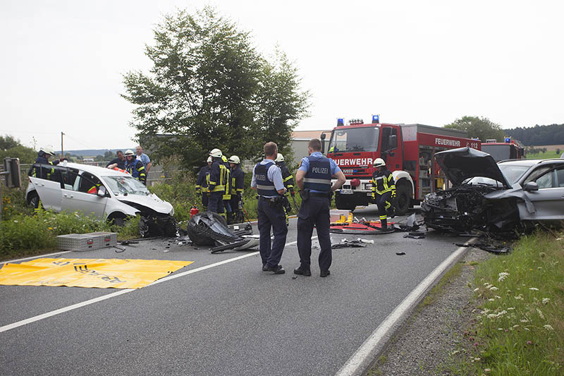 Zwei Schwerverletzte bei Unfall auf L 265 bei Daufenbach