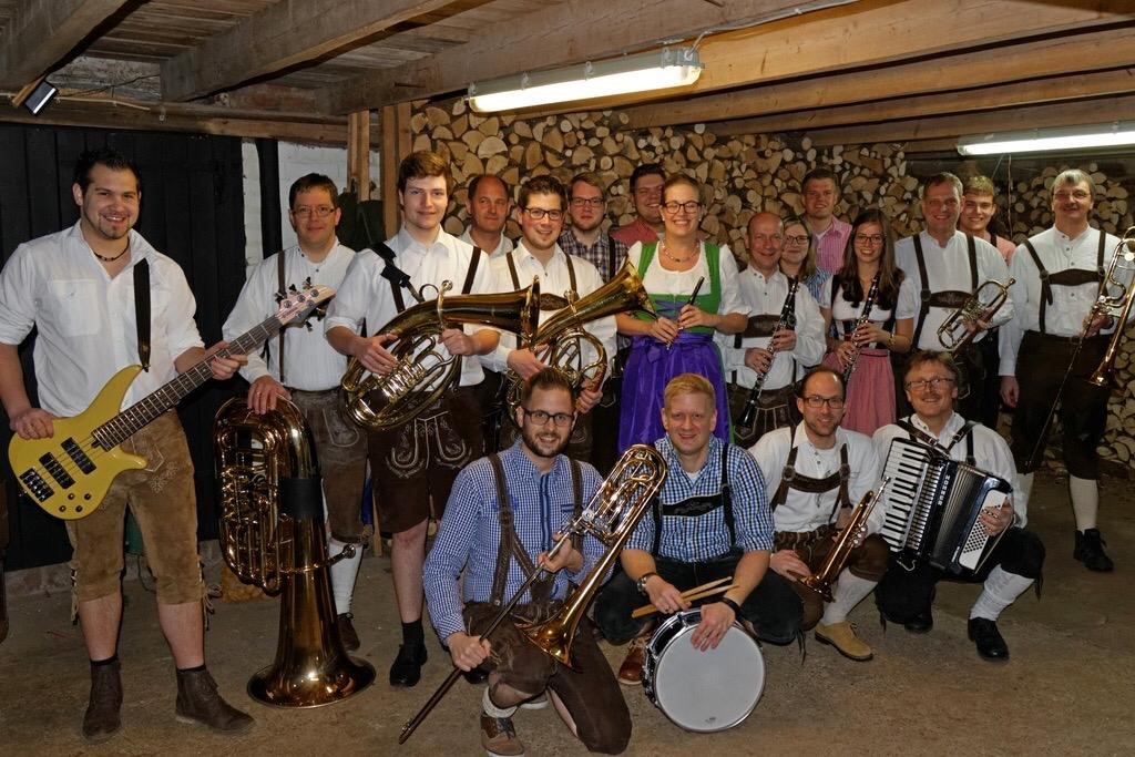 Zum Maifest in Brunken musizieren die "Dicke Backen" der Stadt- und Feuerwehrkapelle Wissen. (Foto: Verein) 