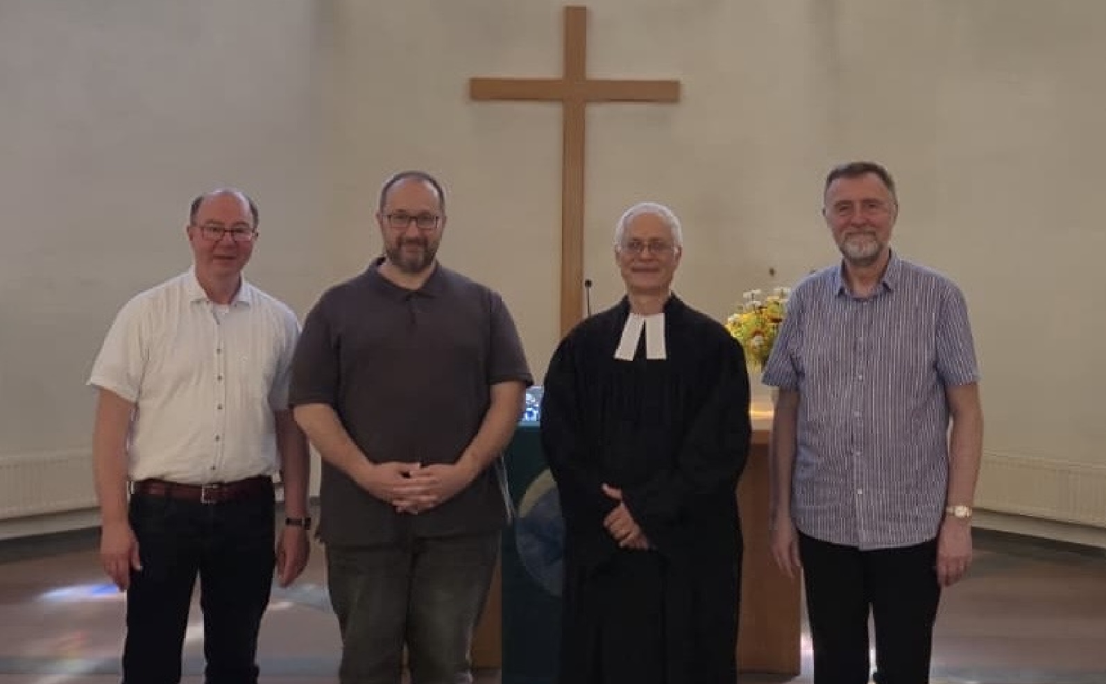 V.l.: Pfarrer Joachim Triebel-Kulpe, Thorsten Bienemann, Jona Luther, Achim Runge. (Foto: Thorsten Bienemann)

