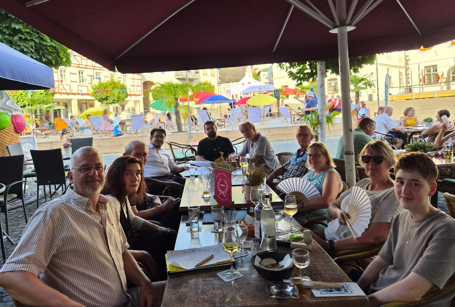 Diskussionsrunde im Caf� Restaurant Poseidon. (Foto: Ulrich Bieber)