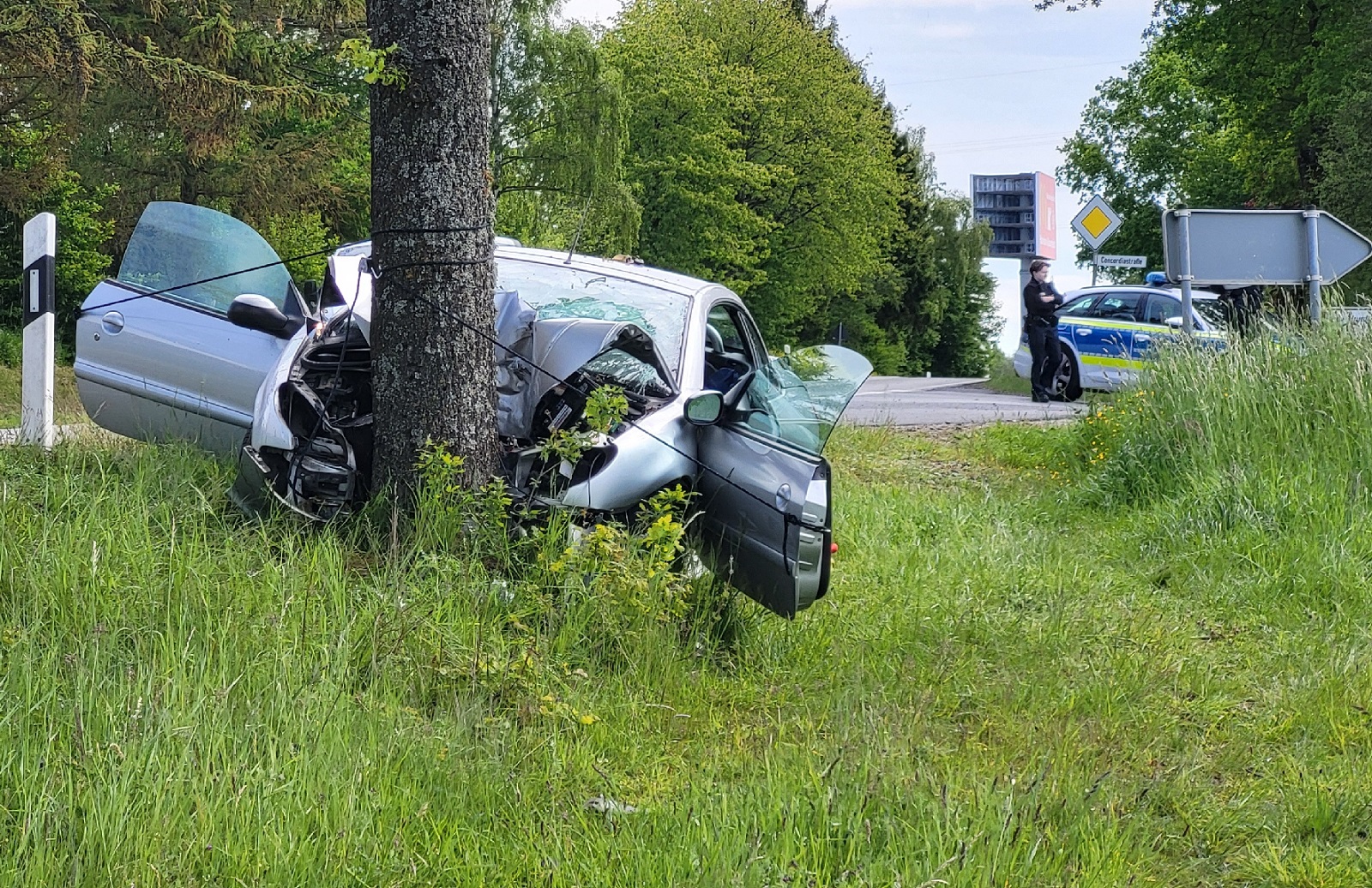 Bilder von der Unfallstelle. (Alle Fotos: Ralf Steube)