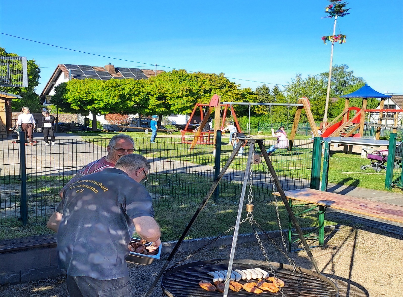 Traditionelles Maibaumfest in Stockhausen begeistert die Dorfgemeinschaft