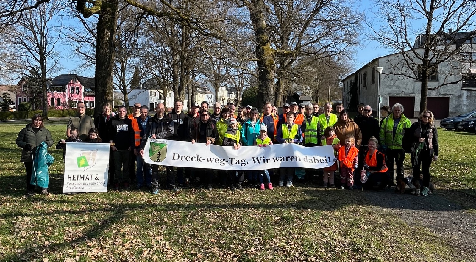 80 Helfer kamen zusammen. (Quelle: Heimat- & Versch�nerungsverein Stra�enhaus e.V.)