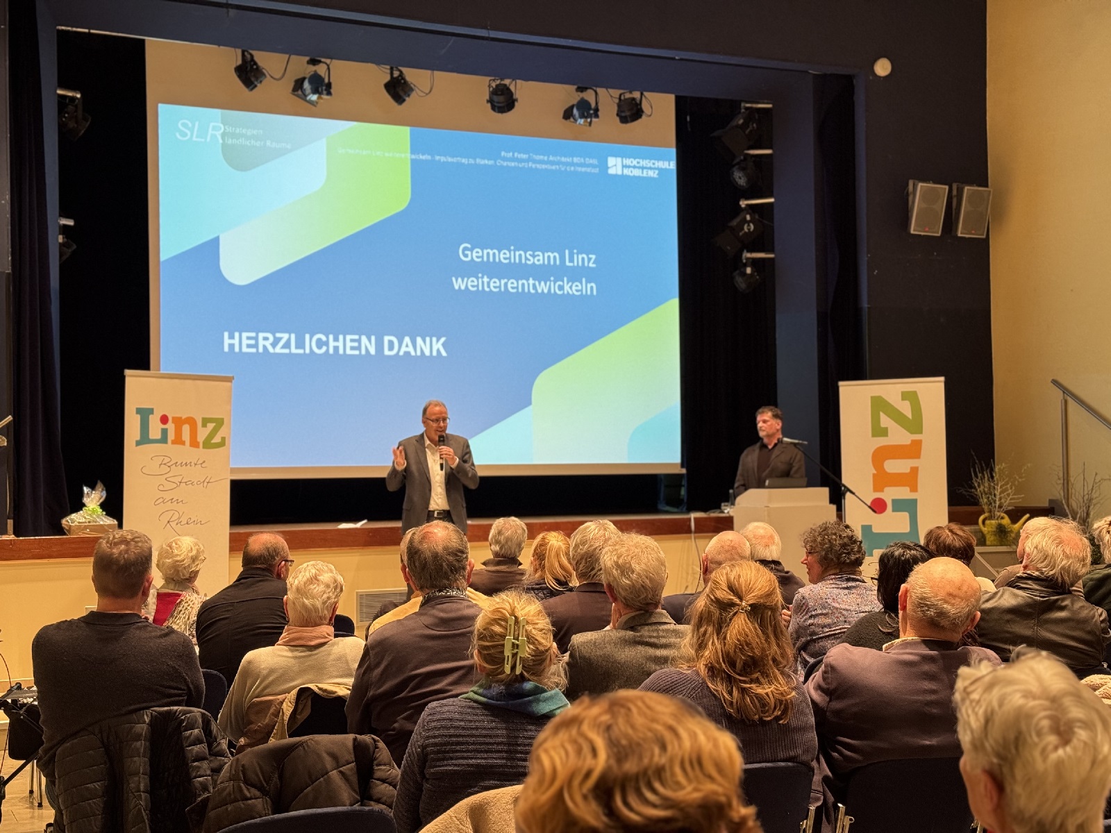 Prof. Peter Thom� bei seinem Vortrag. (Foto: Sandra Machwitz)