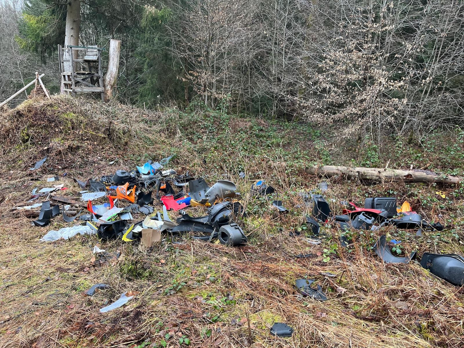 Illegale M�llentsorgung. (Quelle: Hatzfeldt-Wildenburg�sche Verwaltung)