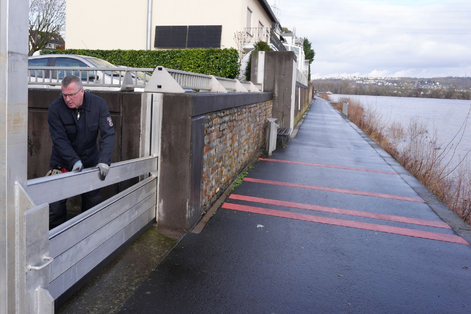 Hochwasserschutz in Koblenz - Rosenmontagsumzug nicht gef�hrdet