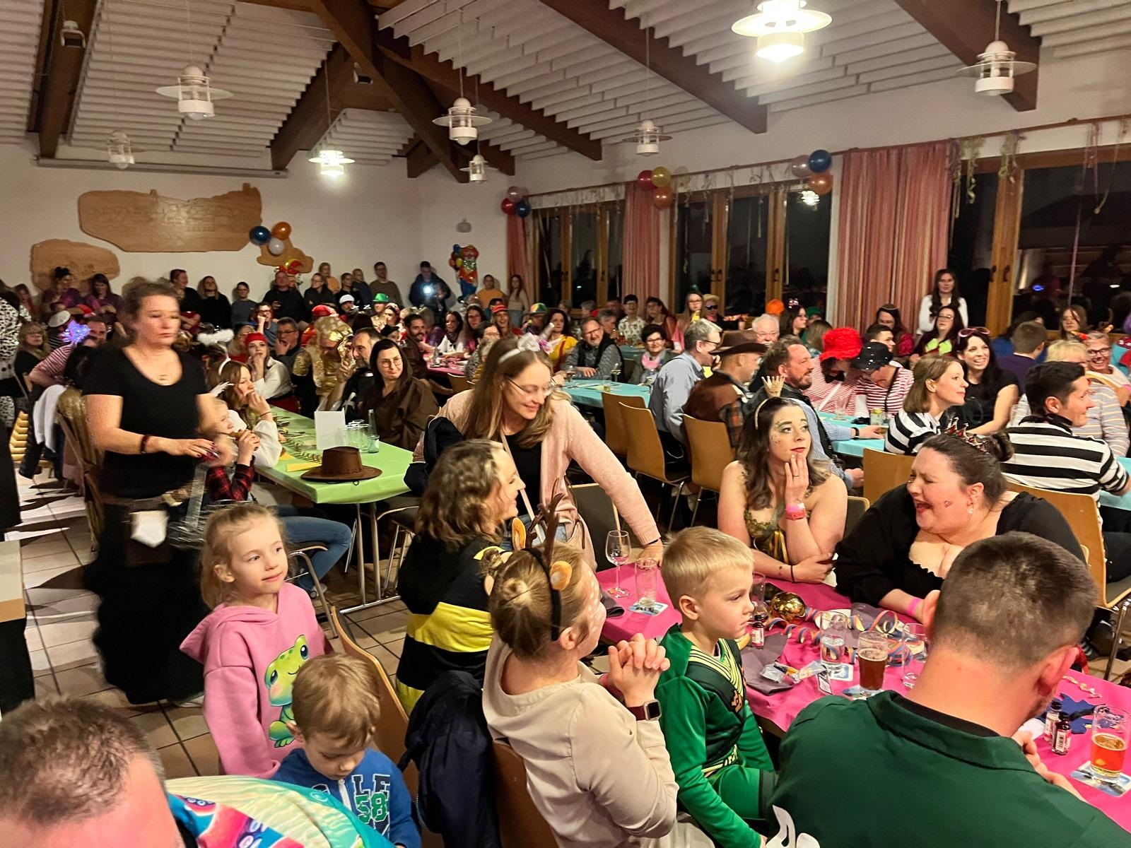 Volles Haus im letzten Jahr. (Quelle: Ortsgemeinde Alpenrod)