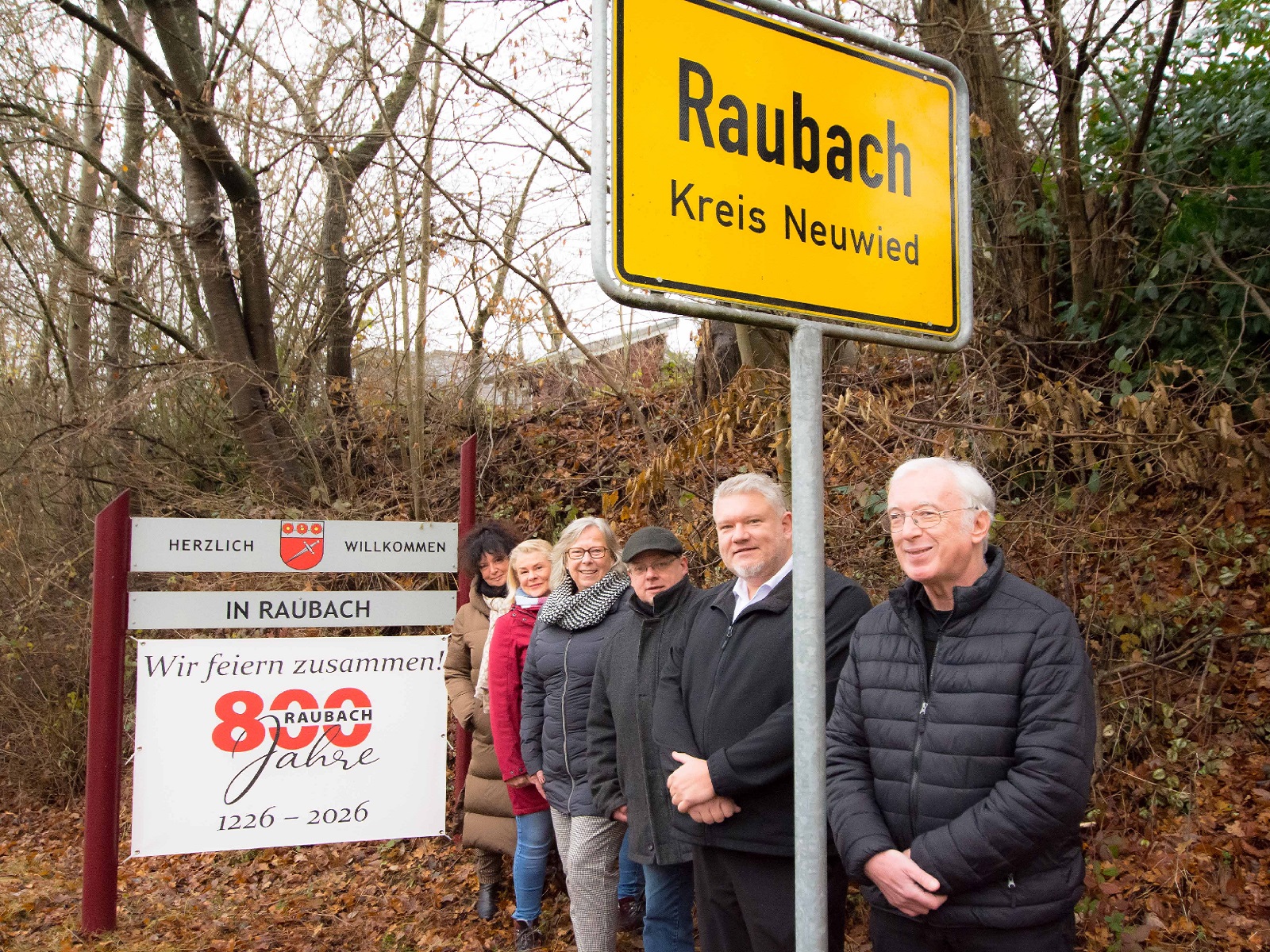 V.l.: Pfarrer Michael Sprenger, B�rgermeister Florian Albrecht, aus dem Orga-Team: Andreas Nell, Jutta Behnke, Sandra Bergner, Petra Neuhaus. (Quelle: Jutta Behnke)