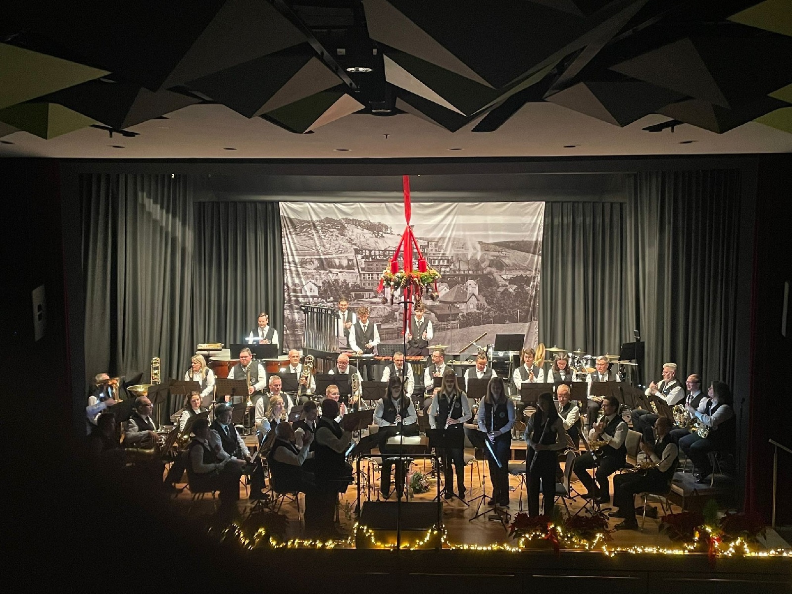 Musikalische Vielfalt beim Adventskonzert der Daadetaler Knappenkapelle