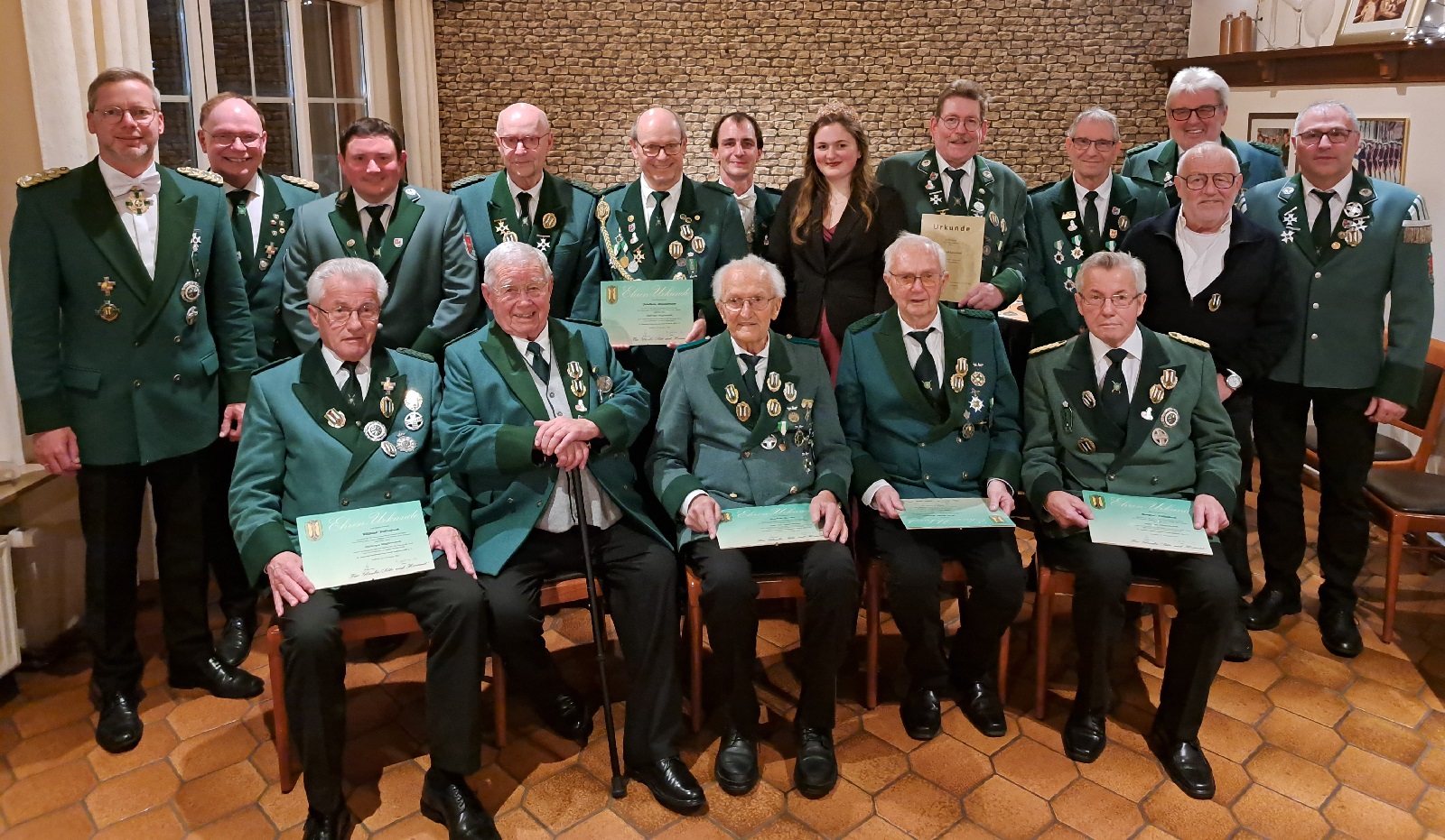 Ehrungen fr jahrzehntelange Treue bei der St. Hubertus Schtzenbruderschaft Robach
