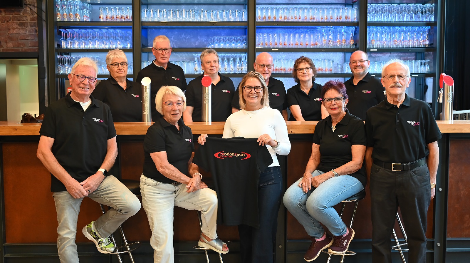 Motionsport Fitness Club spendet Poloshirts fr Wissener eigenART