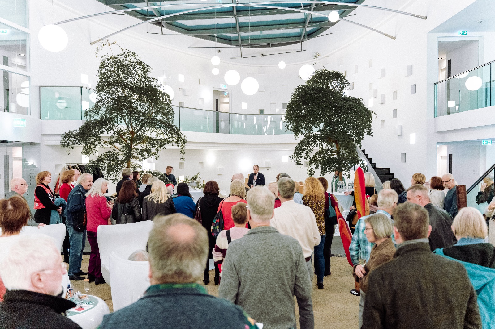 Kunst trifft Gemeinschaft: Ausstellung in Montabaur erffnet