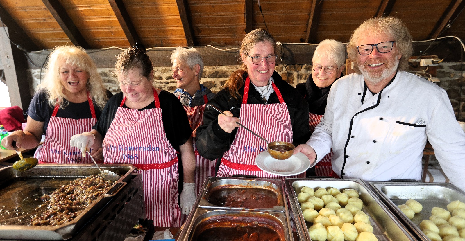 Traditionelles Erntedankfest in Rodenbach: Alte Kameraden feiern mit Musik und Ehrungen