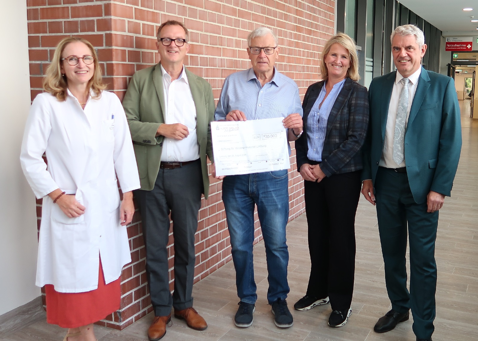 30.000 Euro fr die Stiftung St. Vincenz-Hospital gesammelt