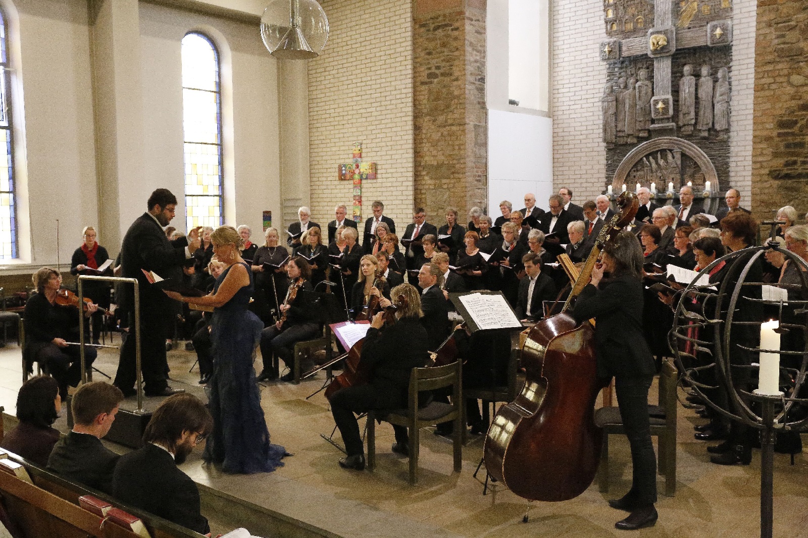 Am 15. Mrz 2026 wird unter Leitung von Kreiskantorin Hyejoung Choi die Johannespassion J.S. Bachs erklingen. (Fotoquelle: Evangelische Kirchengemeinde Altenkirchen)