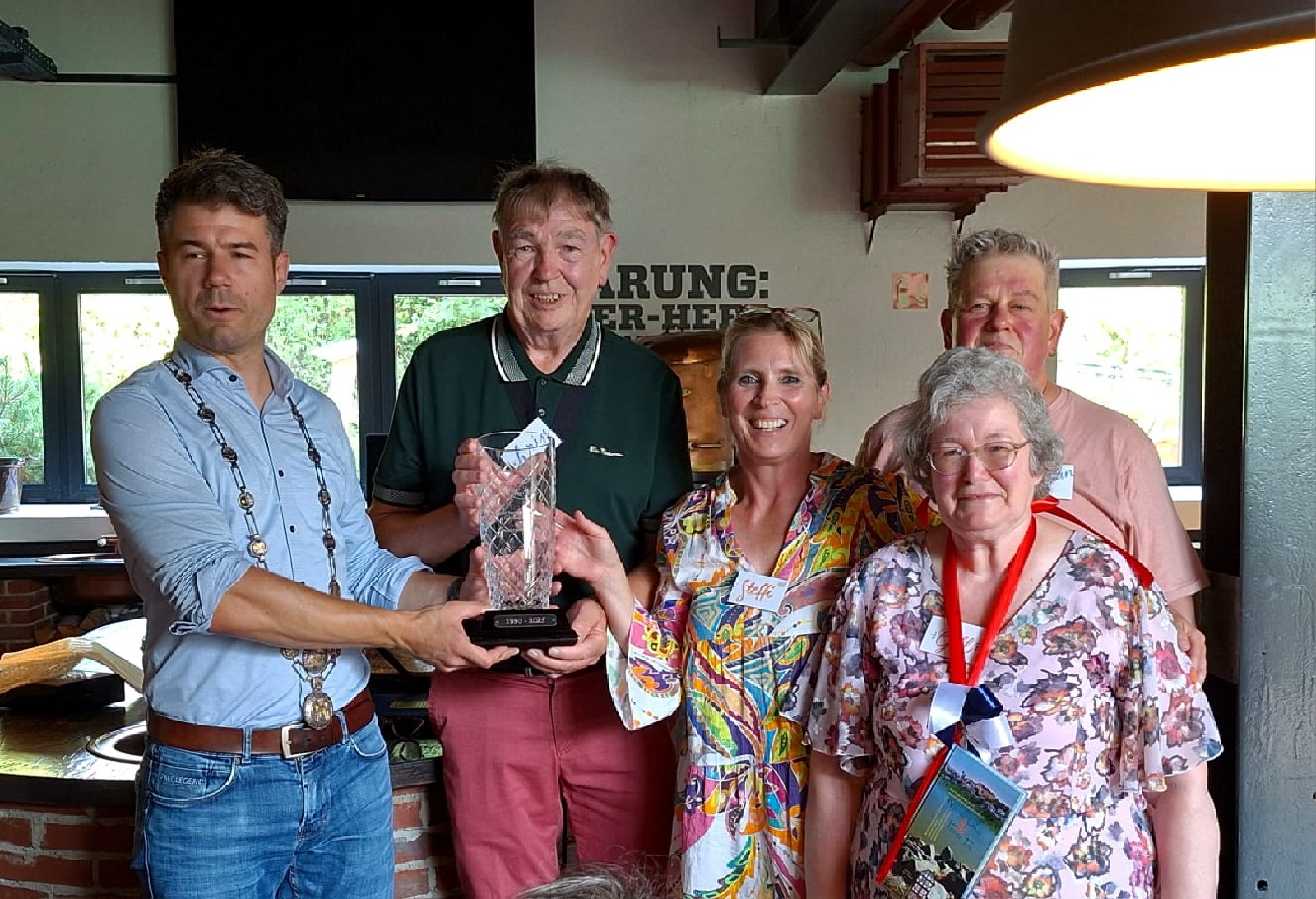 Brgermeister Stefan Leukel, der stellvertretende Brgermeister von Higham Ferrers, Chris O