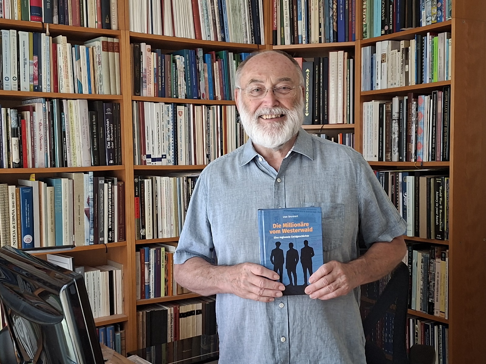 Uwe Bronnert und sein neues Buch. (Foto: Privat)