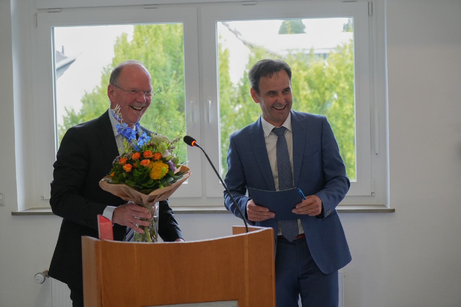 Der Neue: Marco Weier (rechts). (Fotoquelle: Verbandsgemeindeverwaltung Hhr-Grenzhausen)