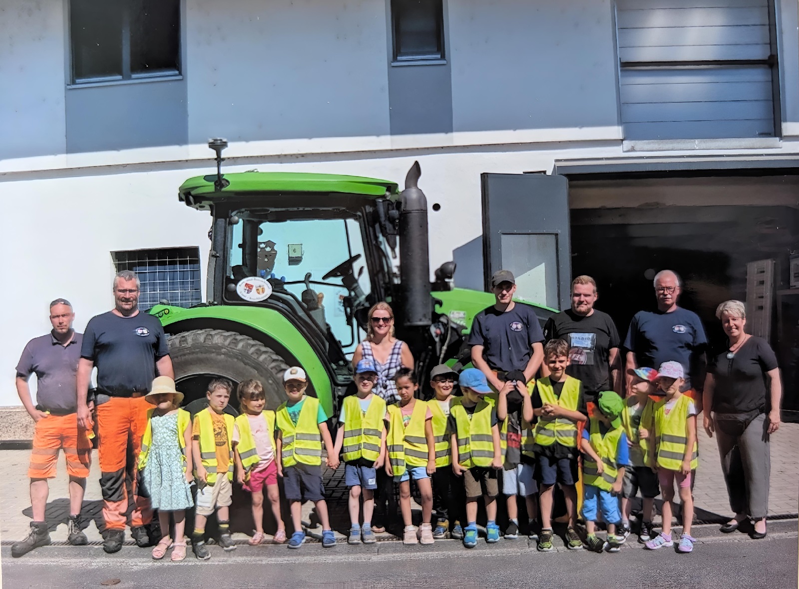 Vorschulkinder in Erpel entdecken den Bauhof