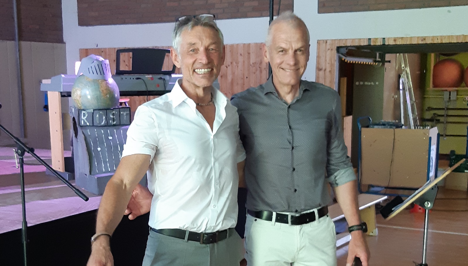 Achim Fasel (links) und Brgermeister Fred Jngerich. (Fotoquelle: Verbandsgemeindeverwaltung Altenkirchen-Flammersfeld)