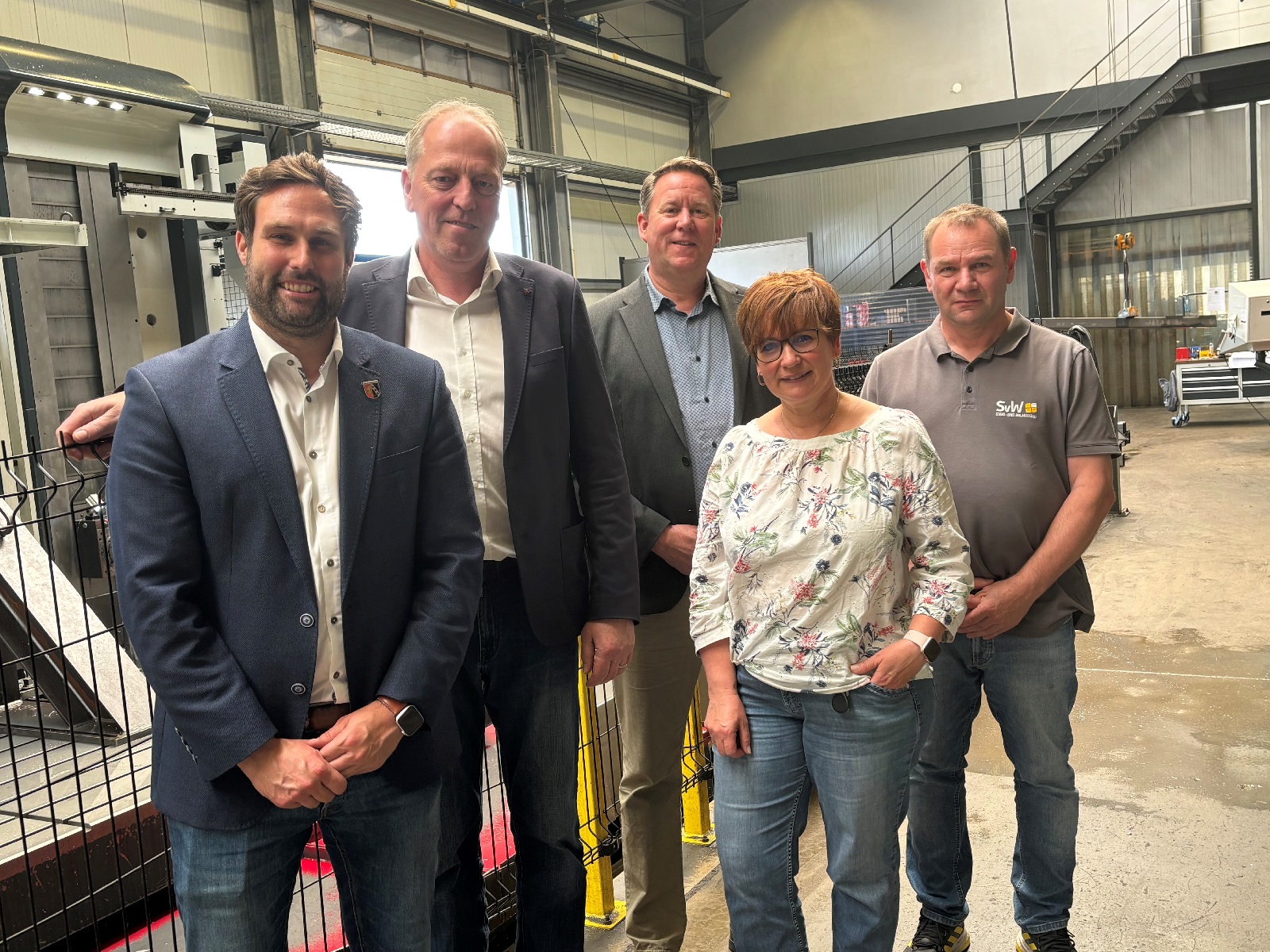 V.l.: Johannes Behner, Michael Becher, Joachim Brenner, Simone und Sascha von Weschpfennig. (Foto: Verbandsgemeindeverwaltung Betzdorf-Gebhardshain / Jennifer Patt)