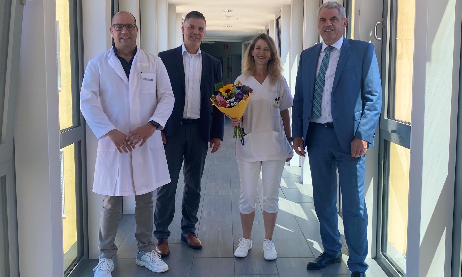 V.l.: Guido Wernert (KHDS-Geschftsfhrer), Dr. med. Ulrike von der Osten-Sacken, Chefrztin Neurologie am KHDS, Jrg Geenen (stv. KHDS-Geschftsfhrer), Dr. med. Peter Flies (rztlicher Direktor KHDS) (Foto: Evang. Krankenhaus Dierdorf/Selters Anja Nassen)