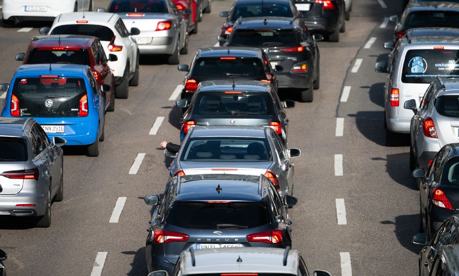 Stau auf der Autobahn. (Foto: Marijan Murat/dpa)