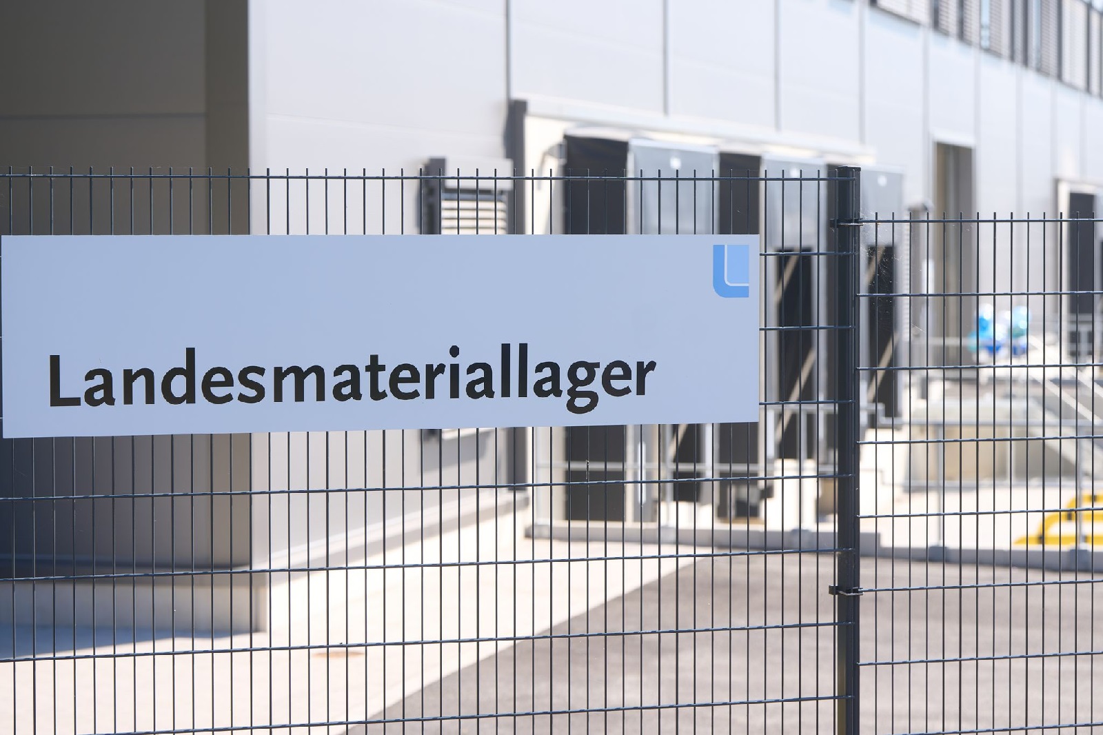 Neues Landesmateriallager Rheinland-Pfalz. (Foto: Thomas Frey/dpa)