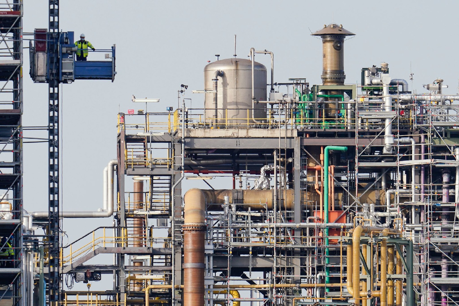 Chemischen Industrie. (Foto: Uwe Anspach/dpa)