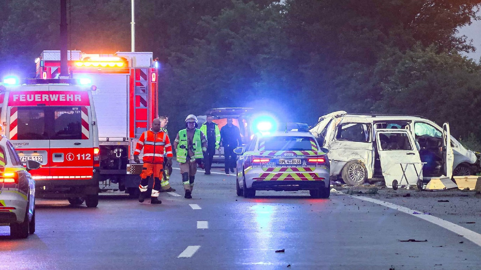 Aktualisiert: Tragischer Unfall auf der A48 bei Koblenz fordert mehrere Todesopfer