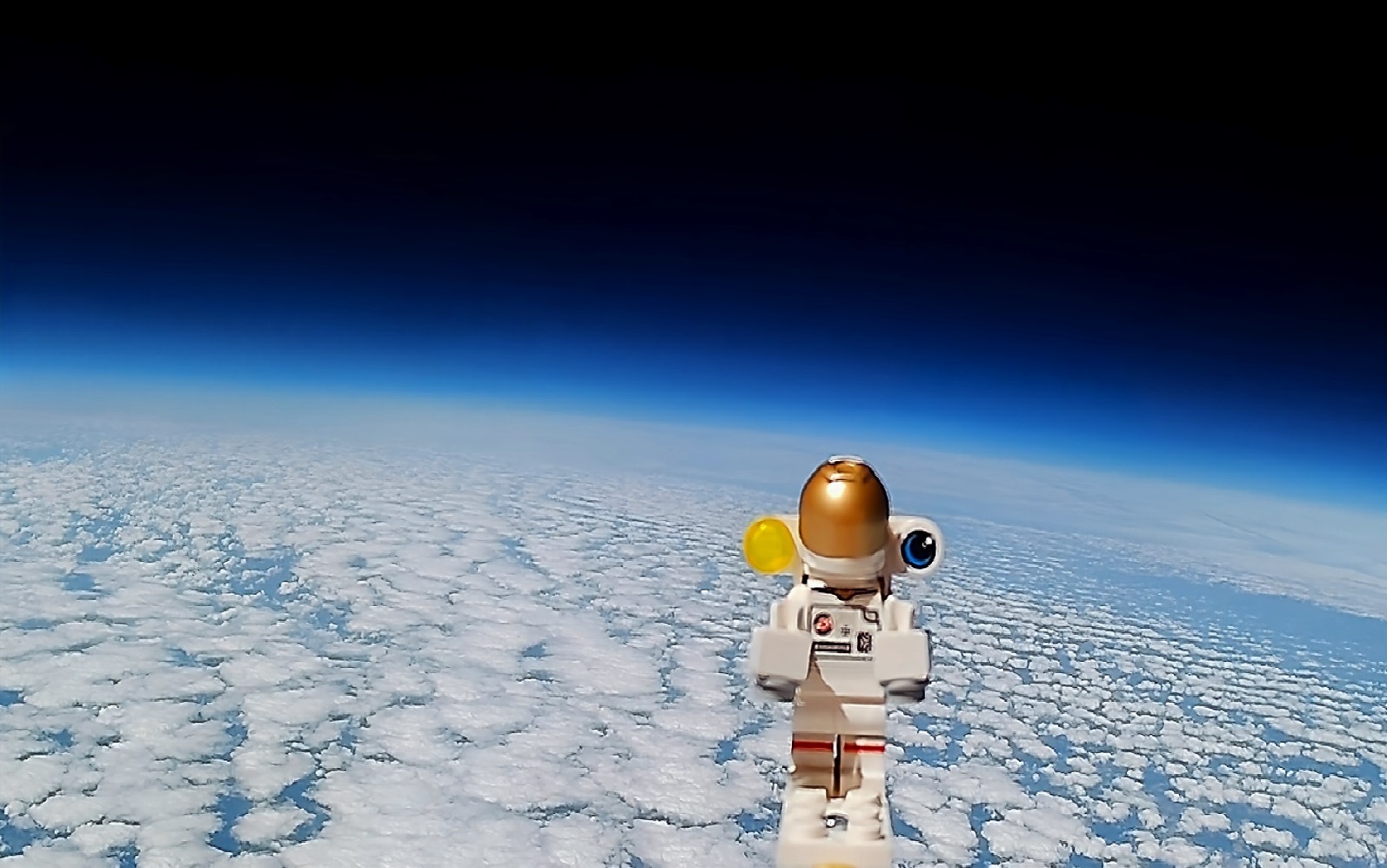 Schler des Werner-Heisenberg-Gymnasiums erreichen mit Wetterballon die Stratosphre
