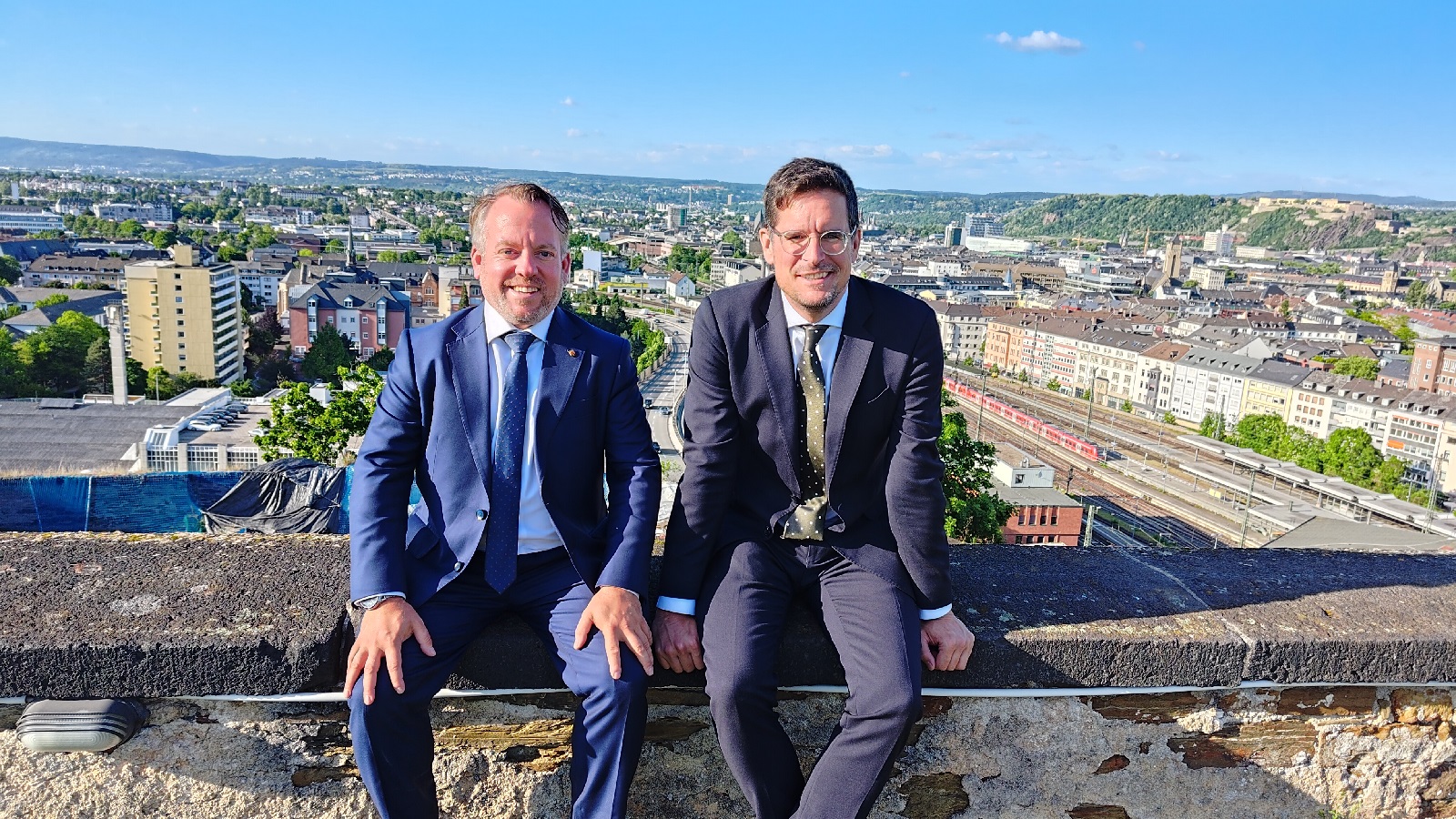 V.l.: Stephan Wefelscheid, MdL, und Christian Altmaier. (Foto: Dennis Ekermann)
