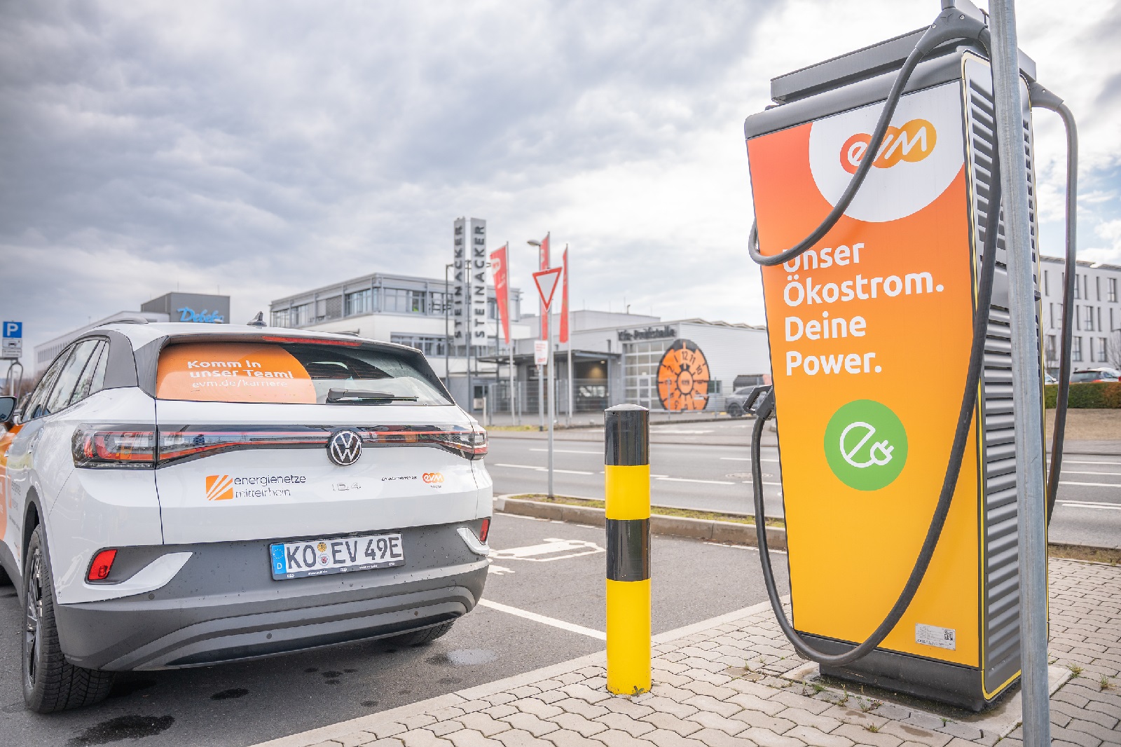 E-Auto-Boom im nrdlichen Rheinland-Pfalz: evm baut Ladeinfrastruktur weiter aus