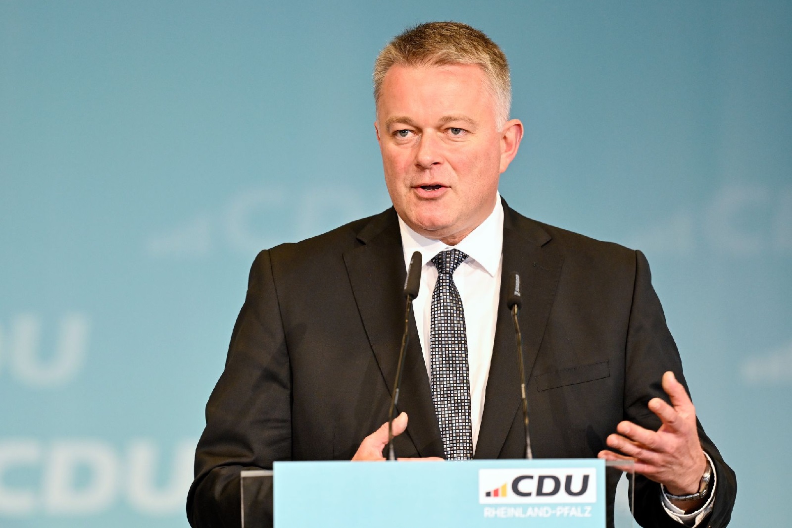Gordon Schnieder (CDU) auf dem Landesparteitag. (Foto: Uwe Anspach/dpa)