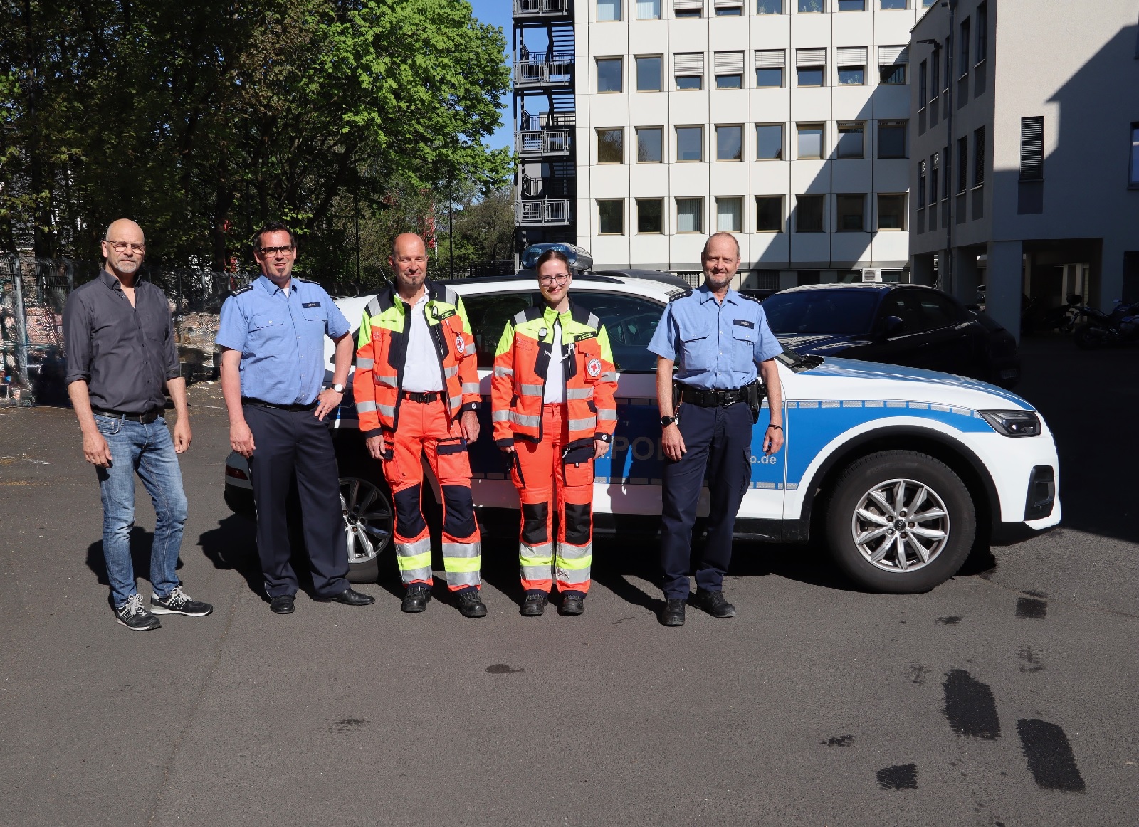 V.r.: Mike Matuschewski, Marcus Franke, Jens Jungmann, Lena Kubalski, Thomas Moog
(Fotoquelle: DRK)