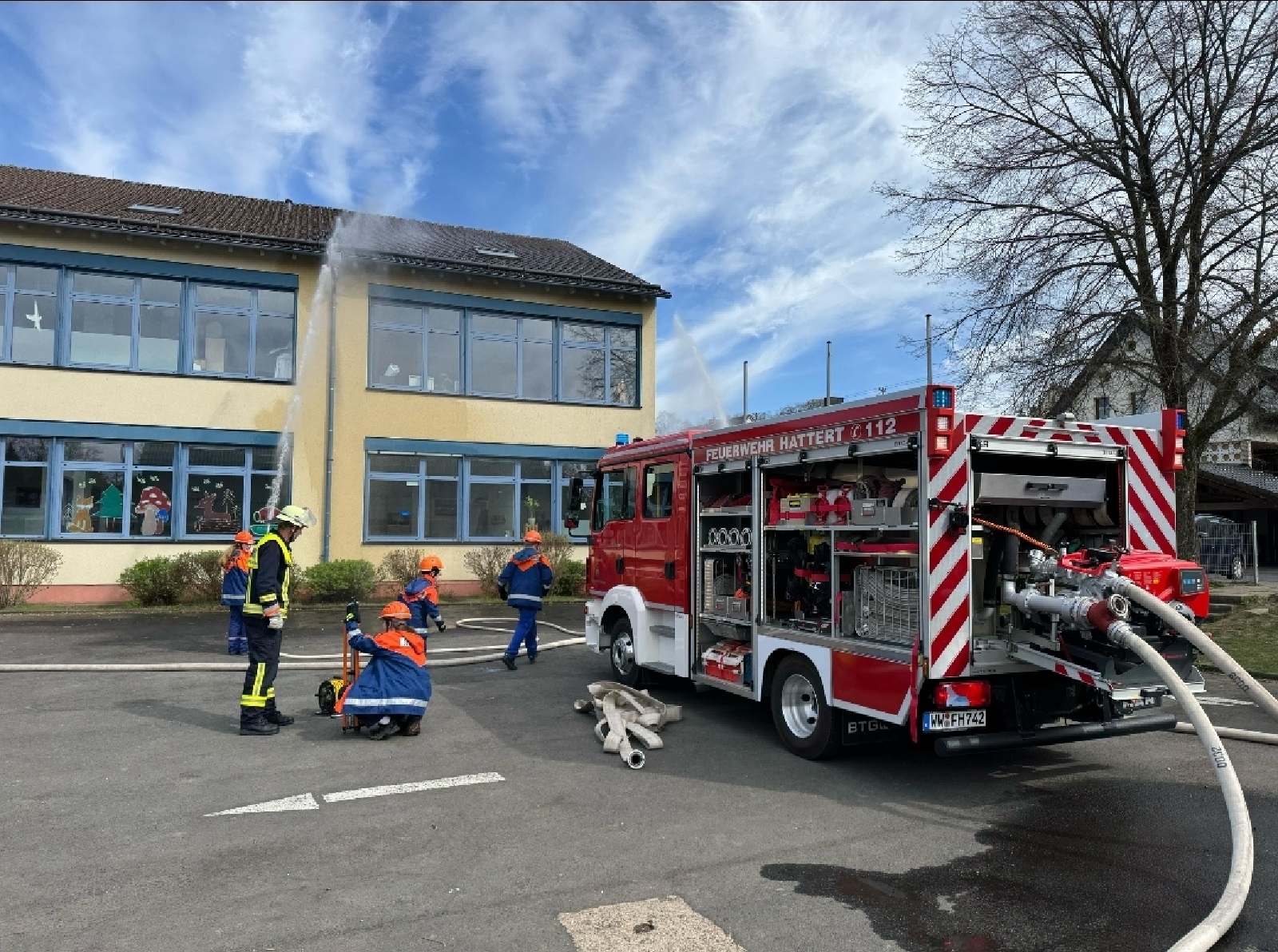 Jugendfeuerwehren der Verbandsgemeinde Hachenburg meistern anspruchsvolle bung