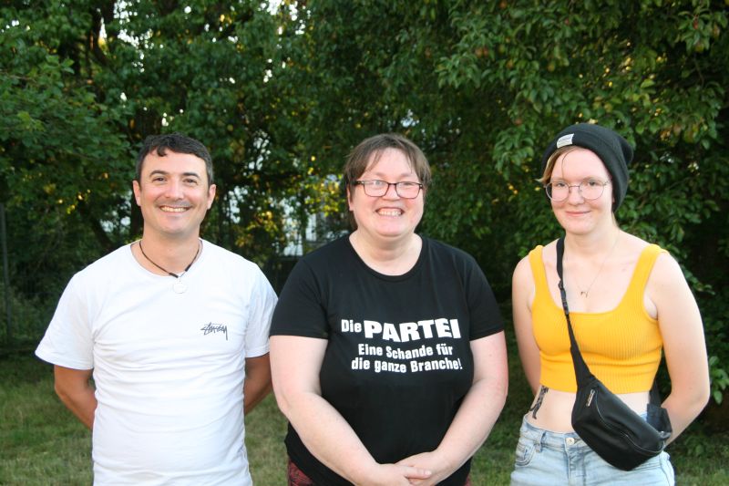 Der neu gewhlte Vorstand v.l.n.r.: Tobias Houy (Schatzmeister), Claudia Boas (1.Vorsitzende), Luisa Graviat (2.Vorsitzende). Foto: privat