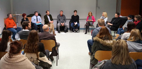 An der IGS Hamm wurde im Rahmen einer Schulveranstaltung die Risiken und Chancen des Internets diskutiert. Foto: Schule