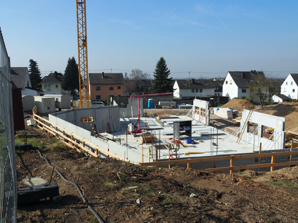 Die ersten Auenwnde stehen schon. Bis hier die ersten Kinder toben knnen, wird es aber noch bis Ende des Jahres dauern. Foto: Stadtverwaltung