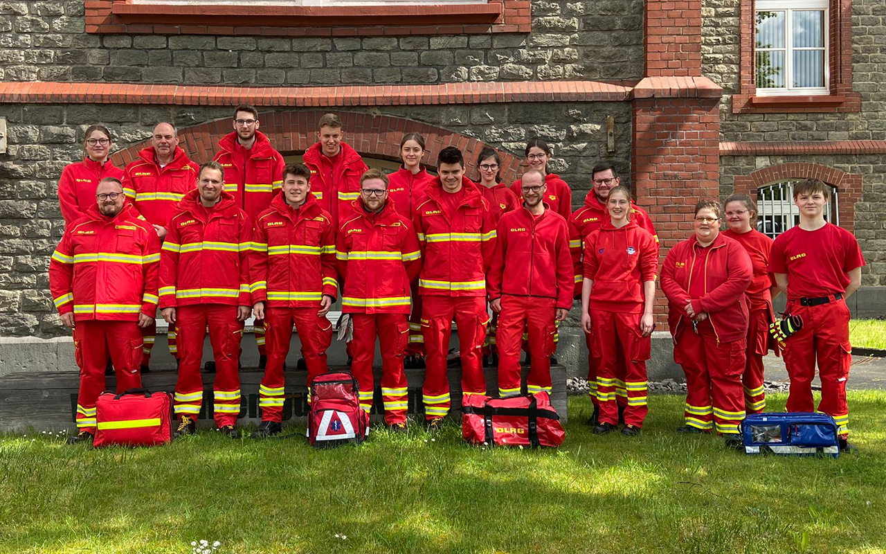 15 Mitglieder der DLRG Ortsgruppe Altenkirchen haben die Prfung erfolgreich abgelegt. (DLRG)