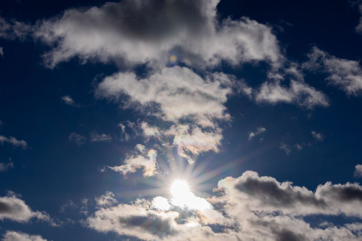 Sonne-Wolken-Mix. (Foto: Rolf Vennenbernd/dpa)