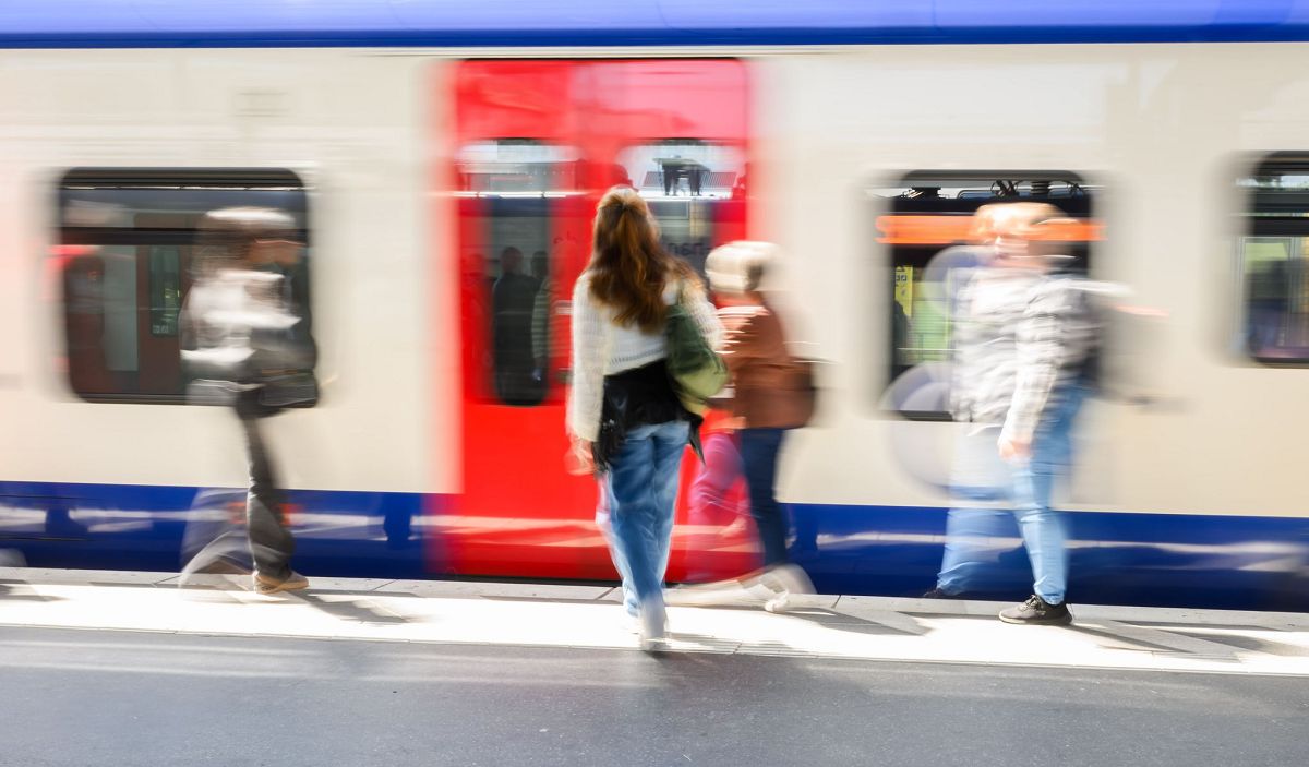 (Foto: Julian Stratenschulte/dpa)