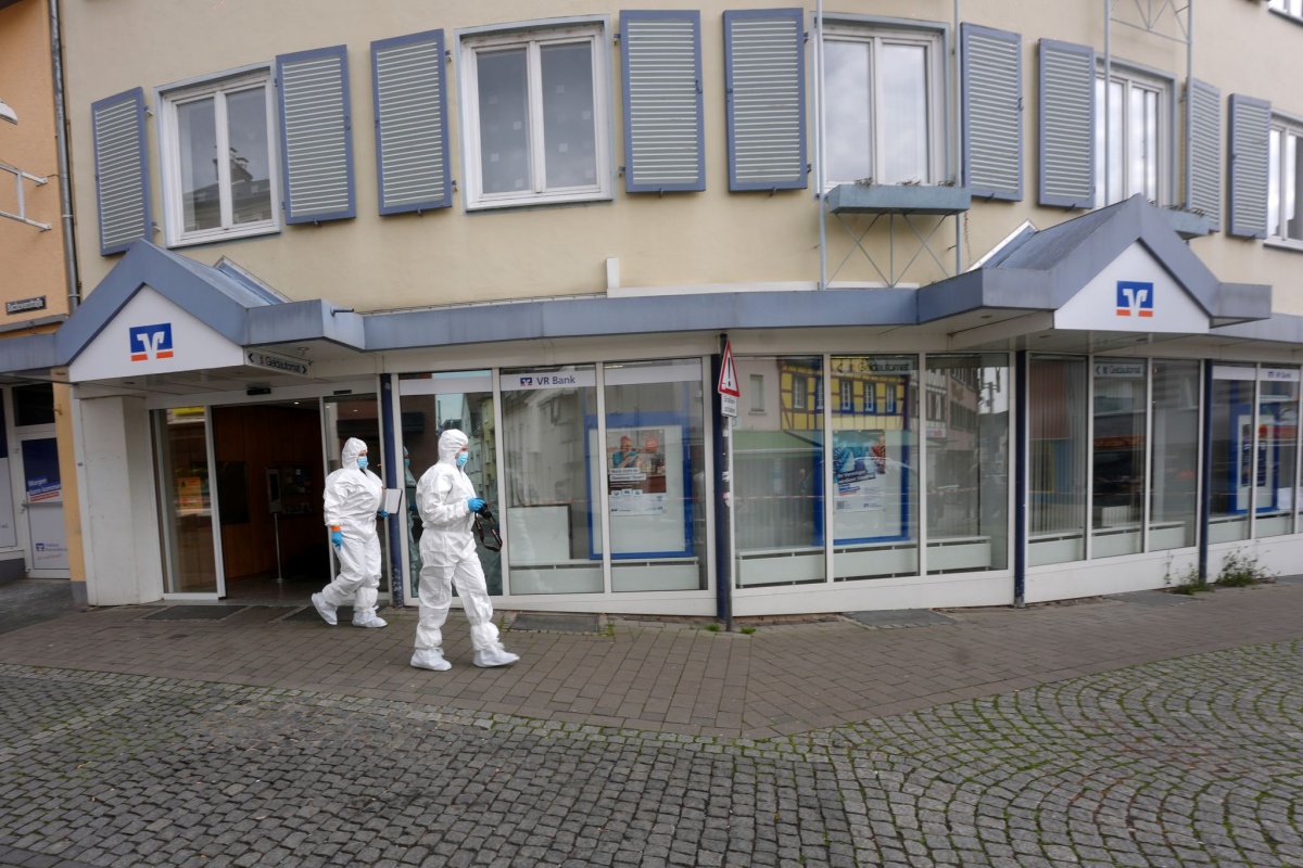 Raub�berfall in einer Bank im rheinland-pf�lzischen Sinzig (Foto: Thomas Frey/dpa)