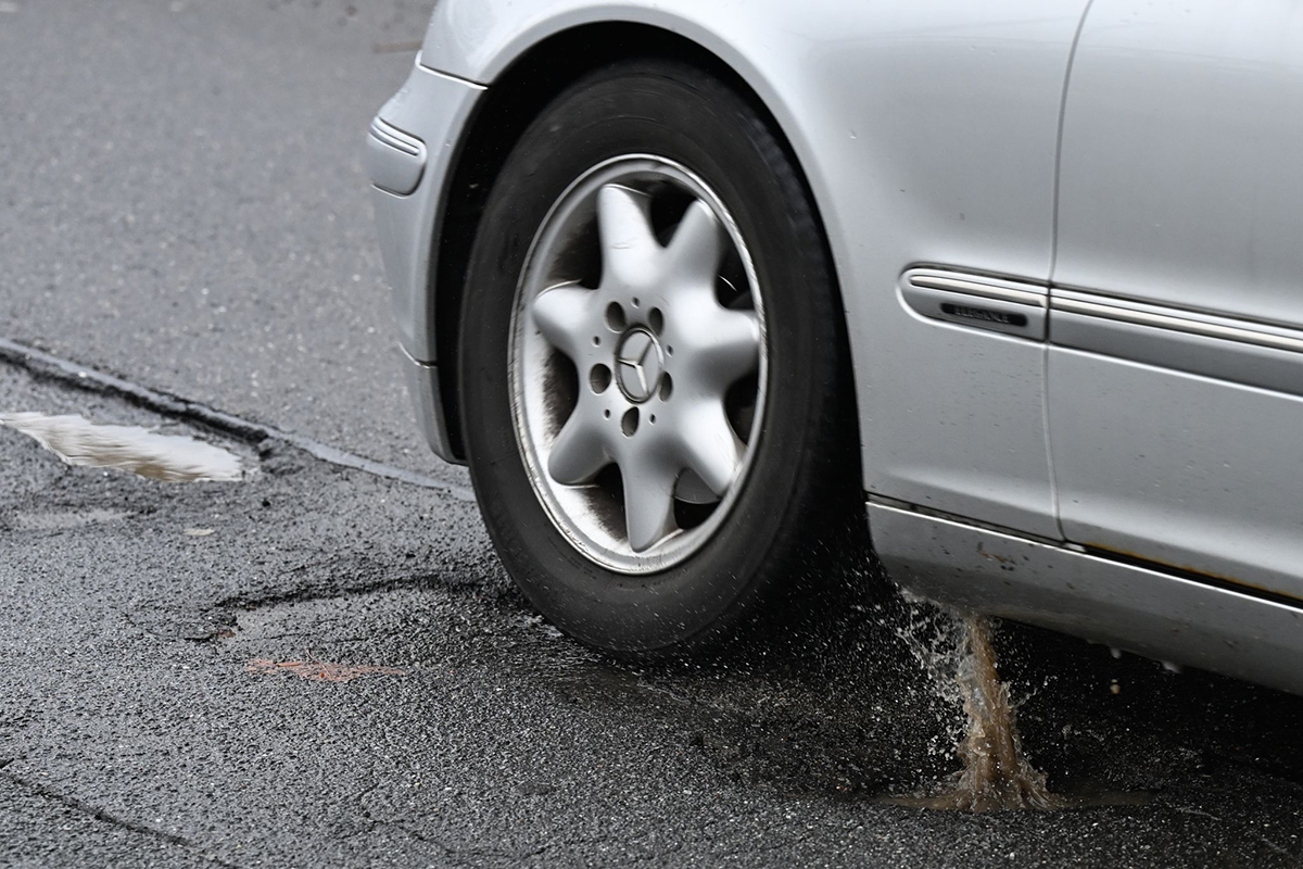 Schlagl�cher in Rheinland-Pfalz: Winter sorgt f�r marode Stra�en