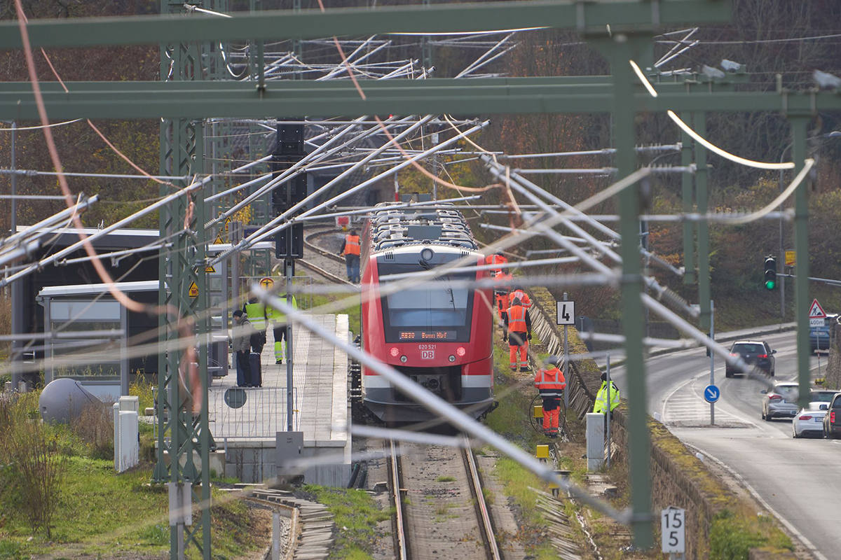 Wieraufbau und Elektrifizierung der Bahnstrecke im Ahrtal. Foto: Thomas Frey/dpa