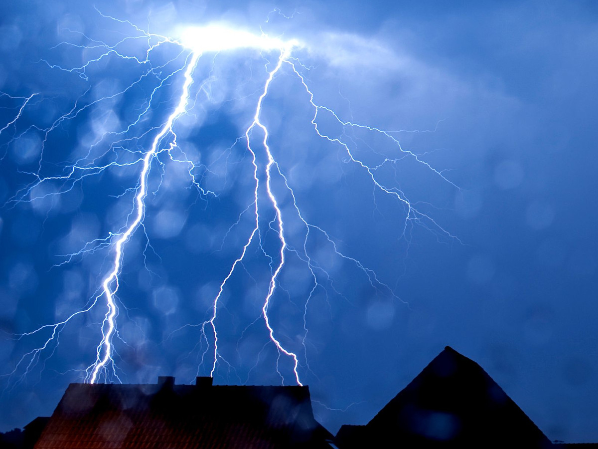 Gewitter in Rheinland-Pfalz und dem Saarland. (Foto: Thomas Rensinghoff/dpa)