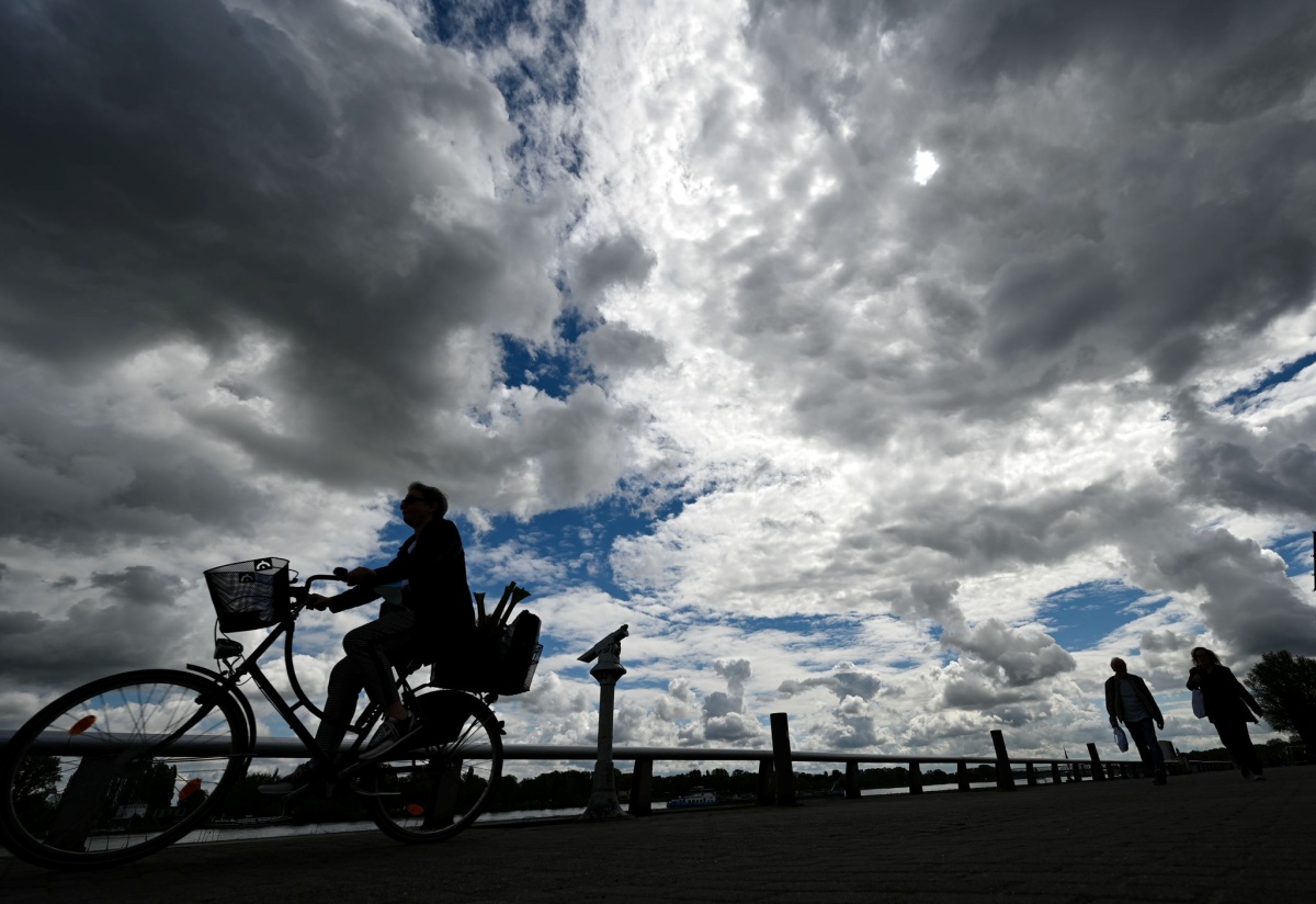 Wolkenhimmel �ber Mainz (Foto: Arne Dedert/dpa)