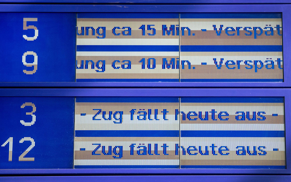 Bahnpnktlichkeit. Foto: Christoph Reichwein/dpa
