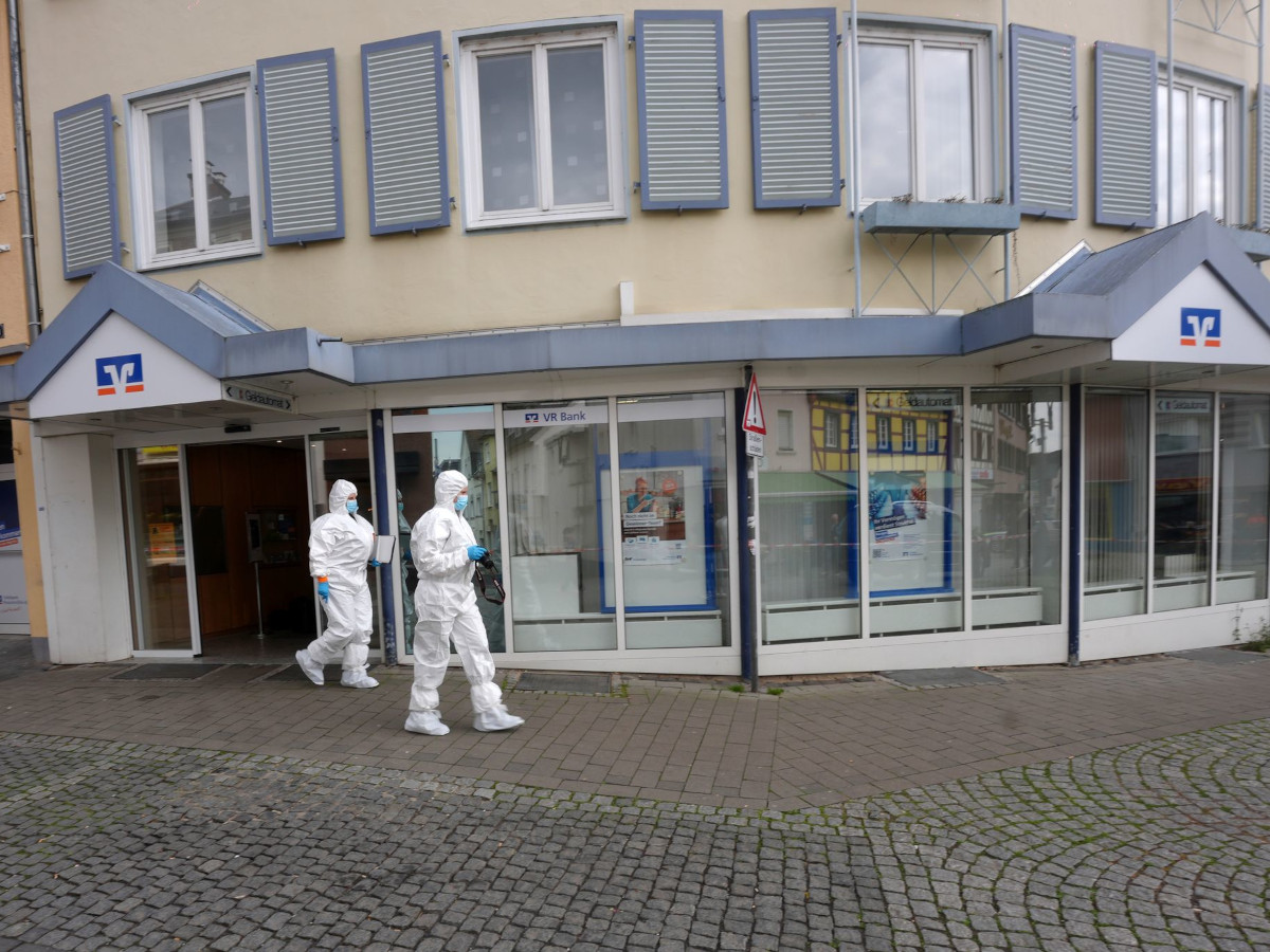 Geiselnahme in einer Bank im rheinland-pf�lzischen Sinzig. (Foto: Thomas Frey/dpa)